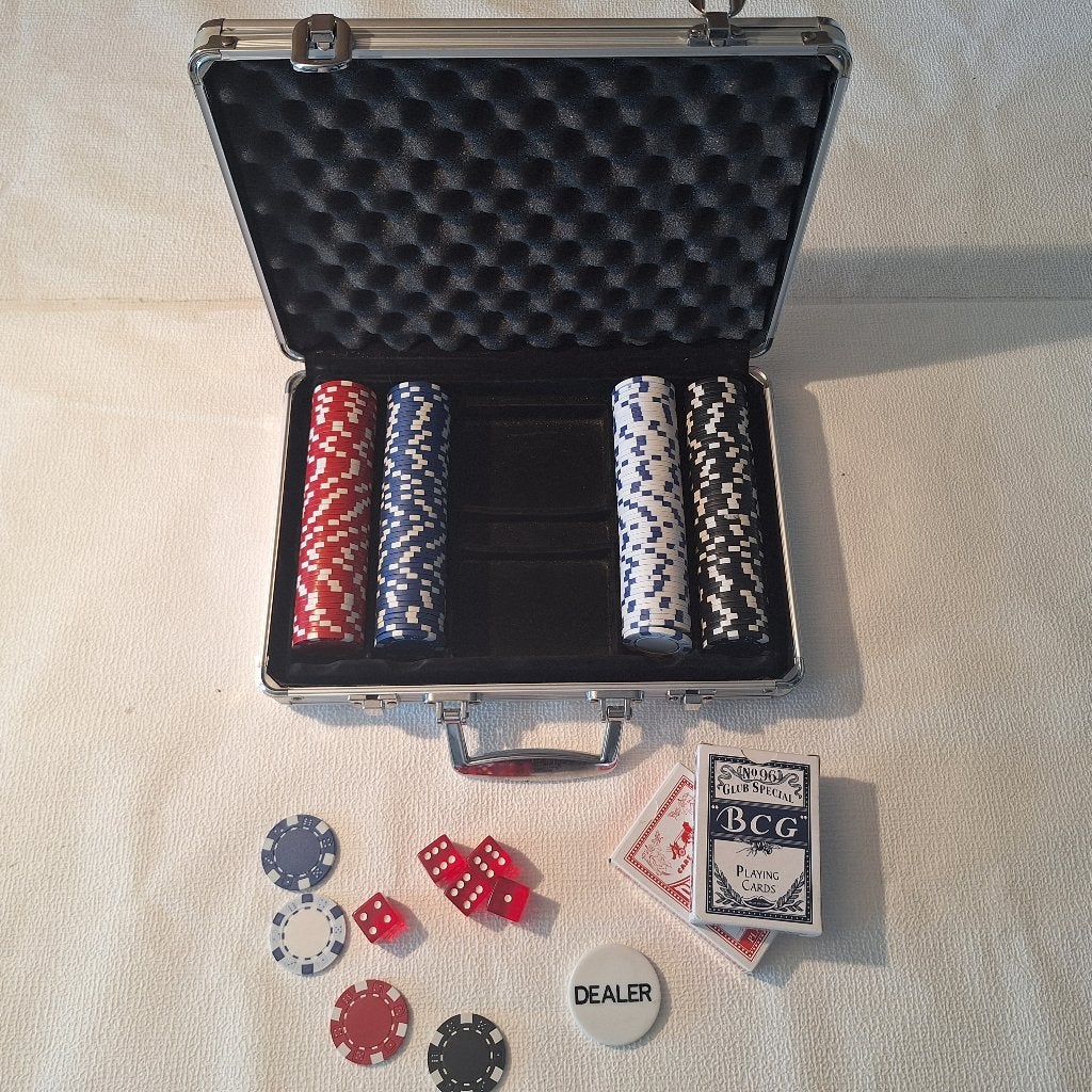 Poker set met aluminium case 200 chips uitstekend staat, Ophalen of Verzenden, Zo goed als nieuw