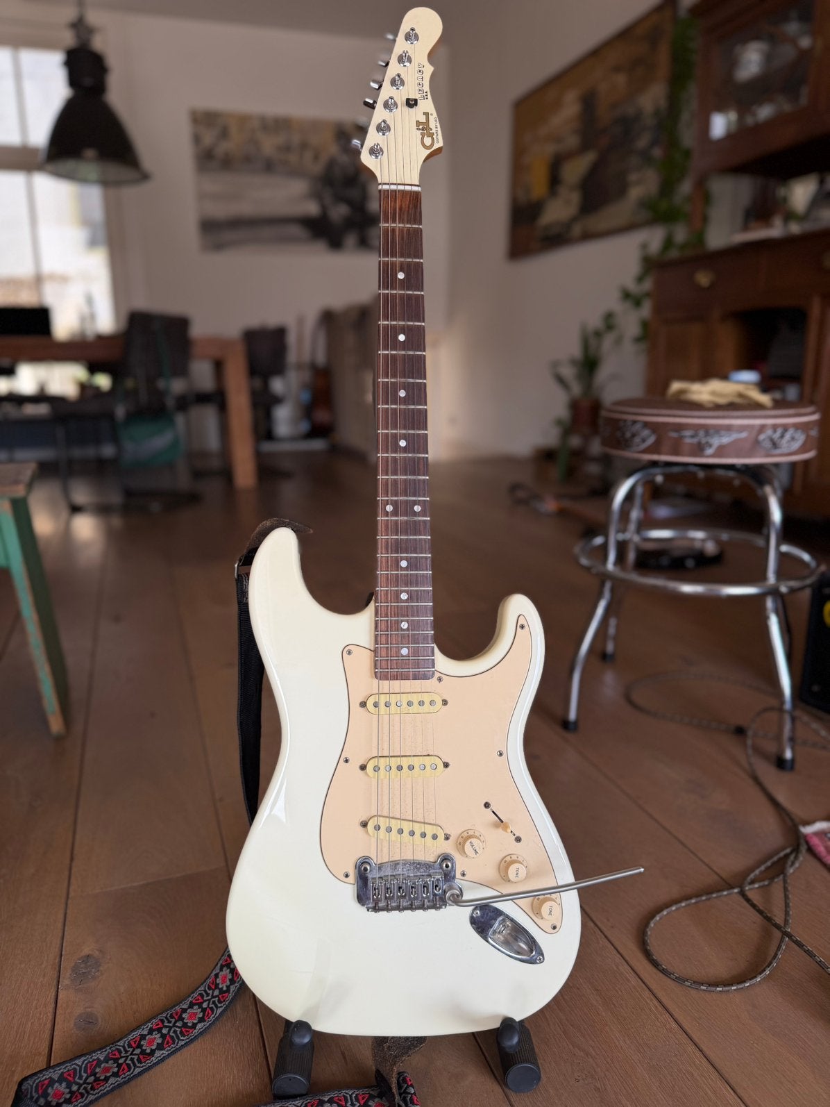 G&L Legacy USA – Vintage White, Muziek en Instrumenten, Snaarinstrumenten | Gitaren | Elektrisch, Ophalen, Zo goed als nieuw, Solid body