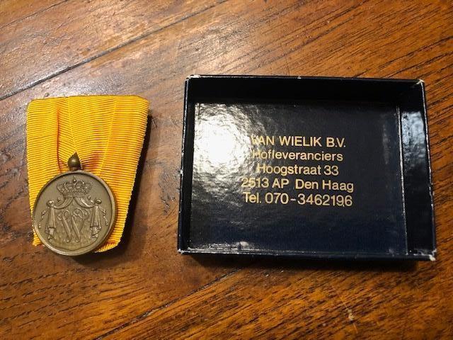 Trouwe Dienst medaille 12,5 jaar Landmacht, Verzamelen, Ophalen of Verzenden, Landmacht, Nederland, Lintje, Medaille of Wings