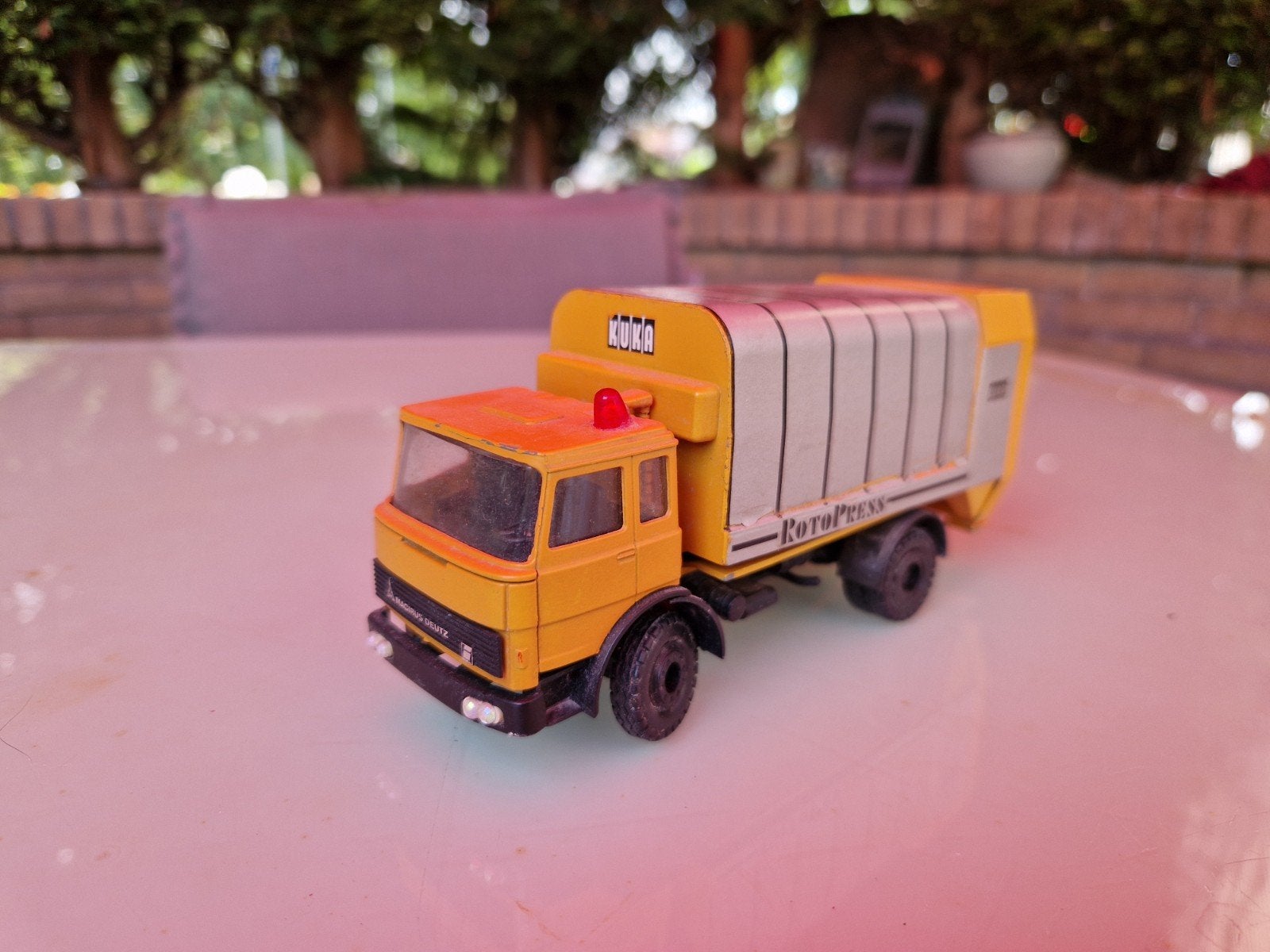 Magirus Deutz Kuka Rotopress vuilniswagen model, Hobby en Vrije tijd, Modelauto's | 1:50, Ophalen of Verzenden, Gebruikt, Overige merken