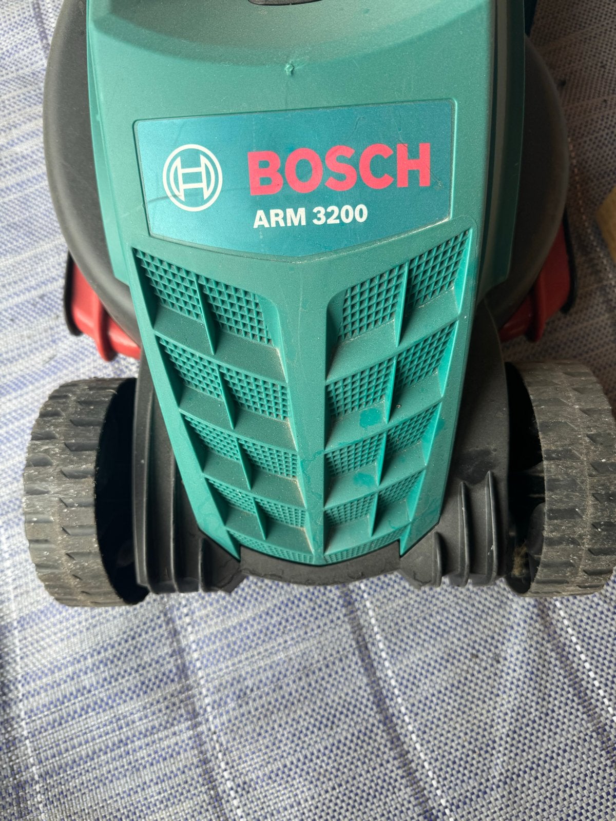 Bosch ARM 3200 Elektrische Grasmaaier - Zo goed als nieuw, Cirkelmaaier, Elektrische grasmaaier, Ophalen of Verzenden, Zo goed als nieuw