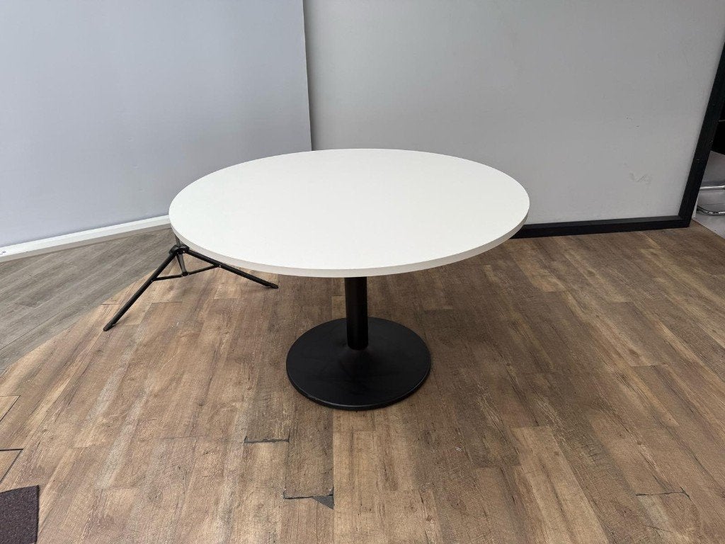 Ronde kantinetafel (wit), Ophalen, Gebruikt