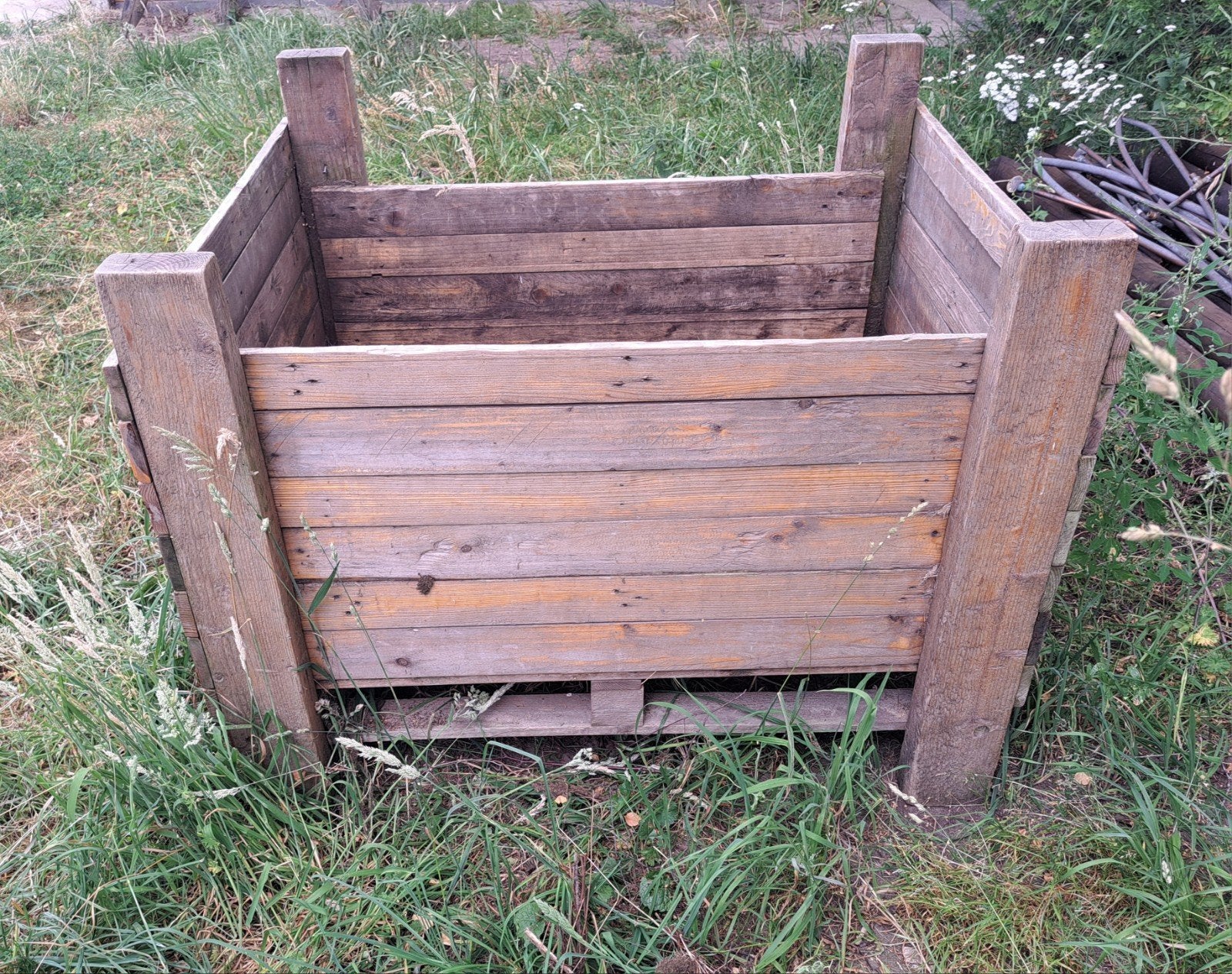 Houten hooibak met slowfeeder rek, Ophalen