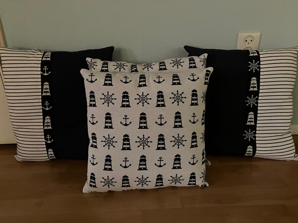 Kussens met nautische dessins, Ophalen of Verzenden, Zo goed als nieuw, Interieur en Kussens
