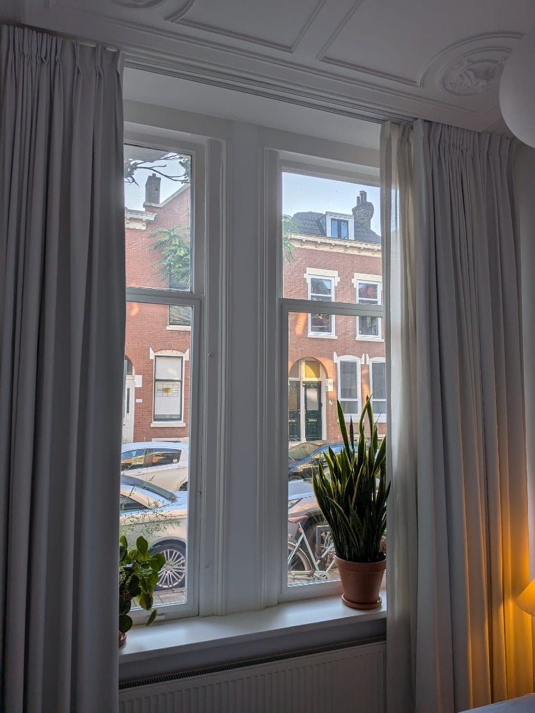 Foto 8 van Set Maatwerk Gordijnen – 3m Hoog (Verduisterend + Vitrage)