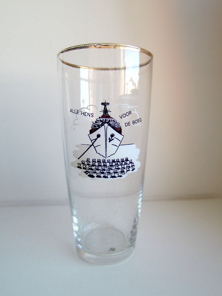 Bierglas Koninklijke Marine 'Alle hens voor de boeg', Verzamelen, Militaria | Algemeen, Verzenden, Marine, Nederland, Overige typen