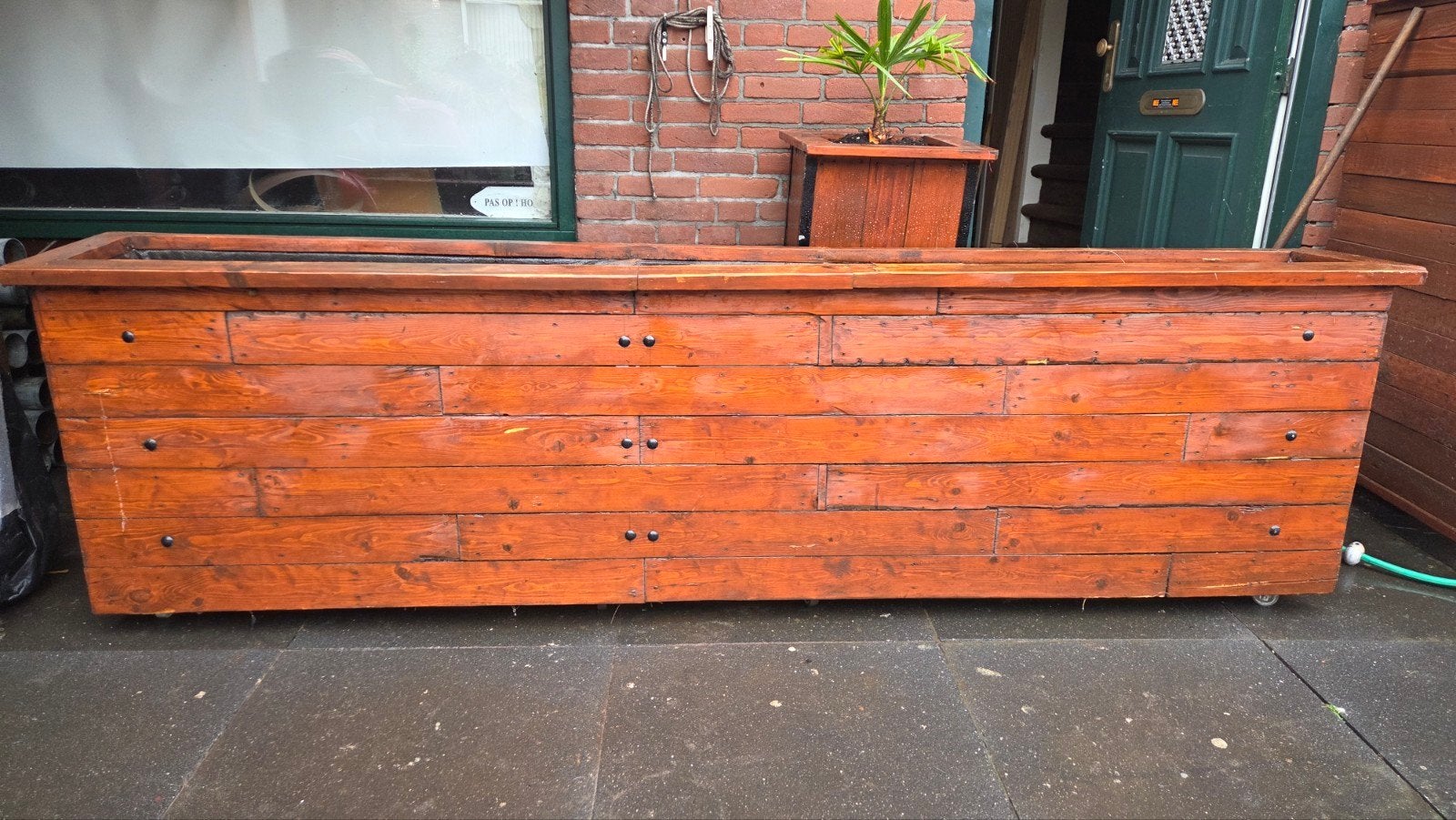 GRATIS Zelfgemaakte planten/bloembak van pallets op wieltjes, Ophalen