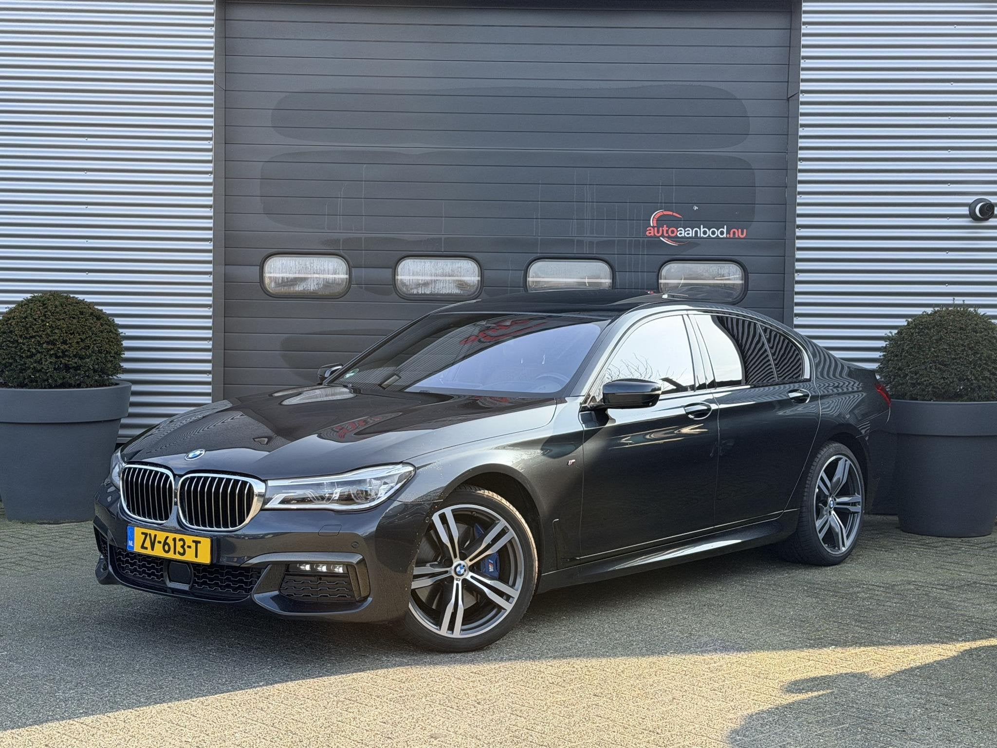 BMW 7-serie 750i xDrive High Executive M-Sport | Panoramadak, Auto's, Automaat, Gebruikt, 4395 cc, Bedrijf