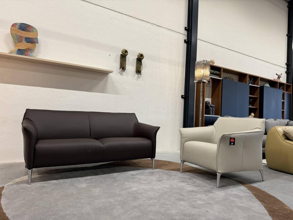 Nieuw Leolux Mayon Fauteuil grijs leer Design stoel Chuchubi, Huis en Inrichting, Fauteuils, Leolux, Info@leolux.nl, Nieuw, Ophalen of Verzenden