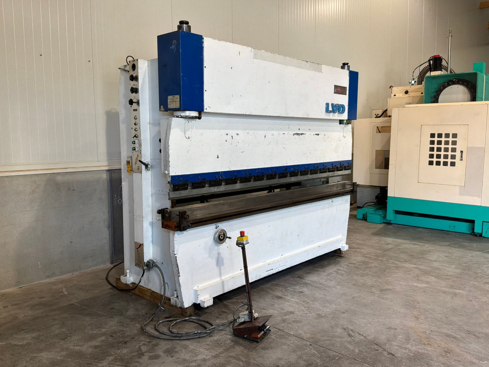LVD kantbank 3000 x 70 ton, Ophalen, Gebruikt