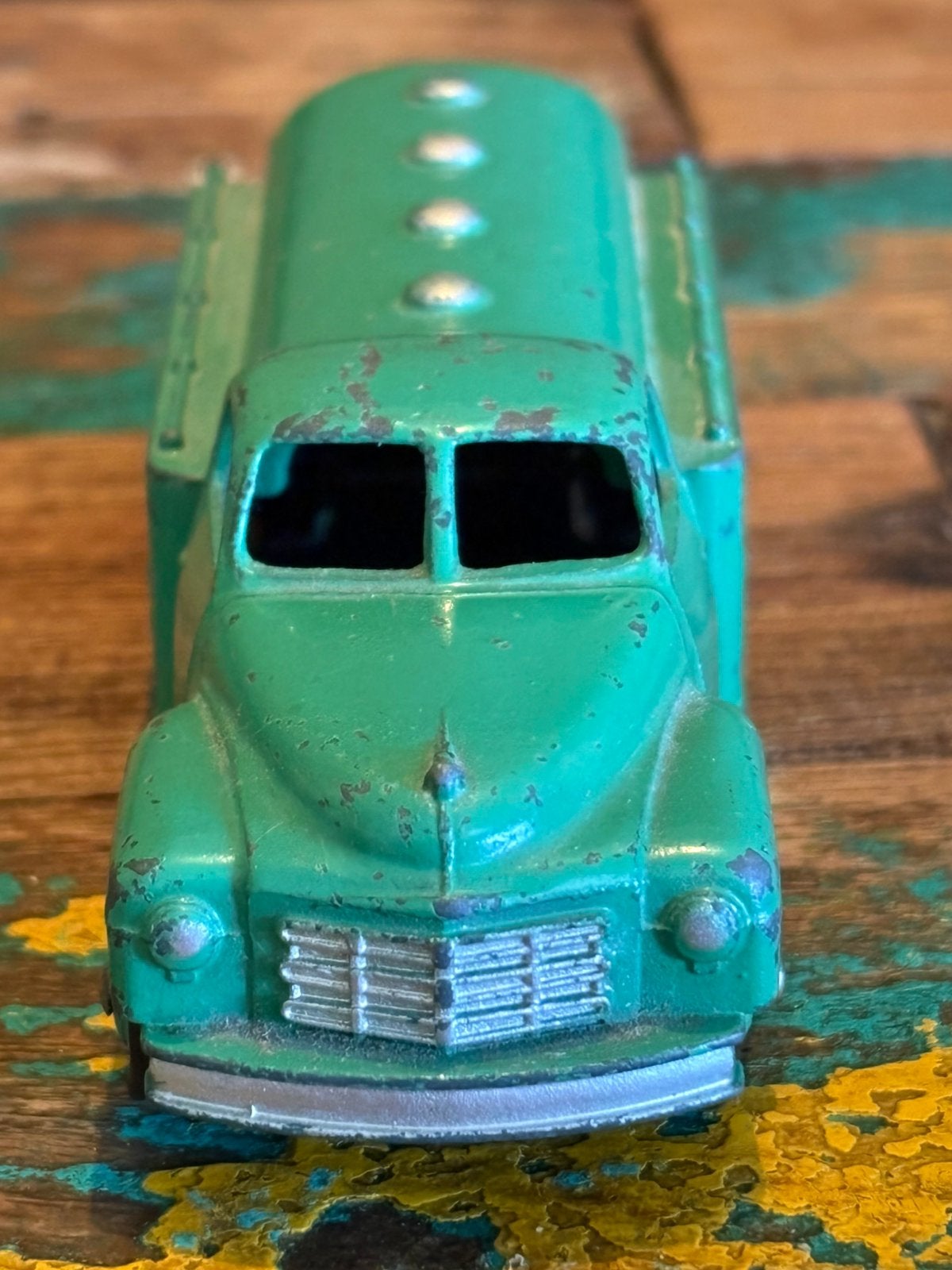 Dinky Toys 25D Petrol Tank Wagon in “PETROL”-uitvoering., Ophalen of Verzenden, Gebruikt, Bus of Vrachtwagen, Dinky Toys
