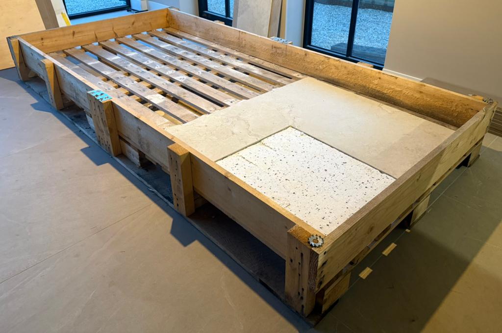 Zware grote transportkrat/pallet voor dure/kwetsbare product, Doe-het-zelf en Verbouw, Kratten en Dozen, Ophalen, 100 cm of meer