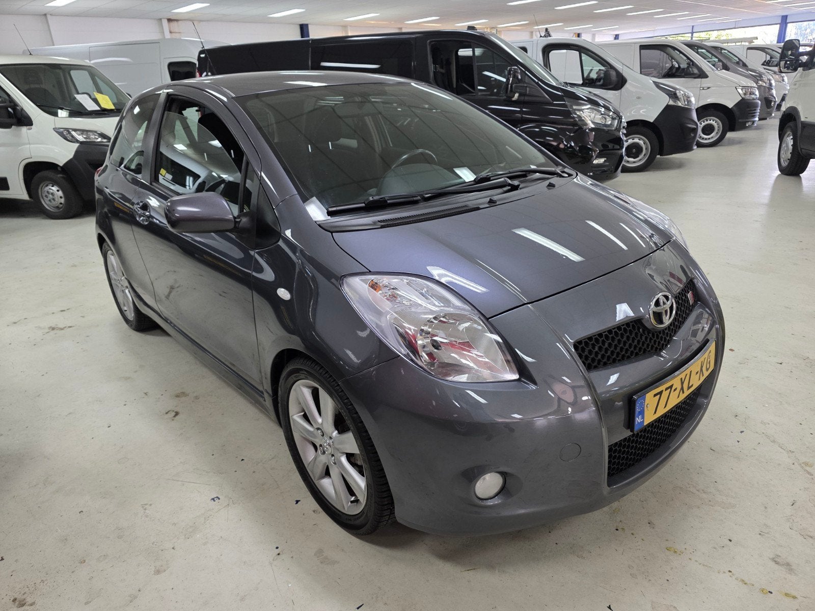 Toyota Yaris 1.8 16V Vvt-i 3DR TS 2007 Grijs, Auto's, Voorwielaandrijving, 4 cilinders, 133 pk, 49 €/maand
