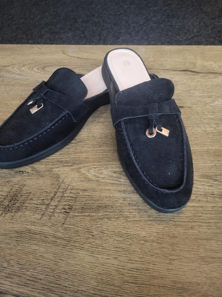 Schoenen slippers instappers, Ophalen of Verzenden, Nieuw, Sneakers of Gympen