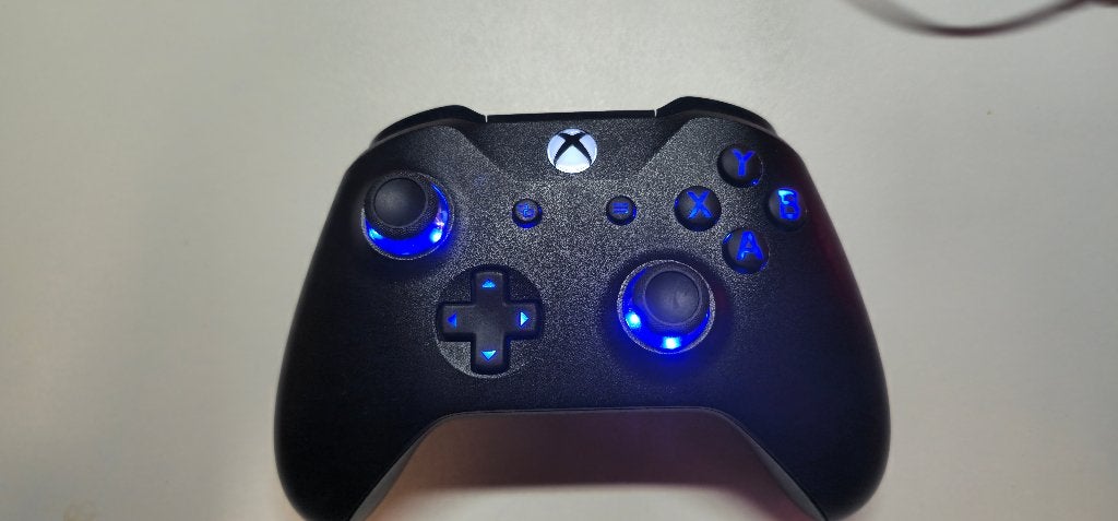 Foto 4 van Xbox Controller RGB + eXtremeRate Mods.