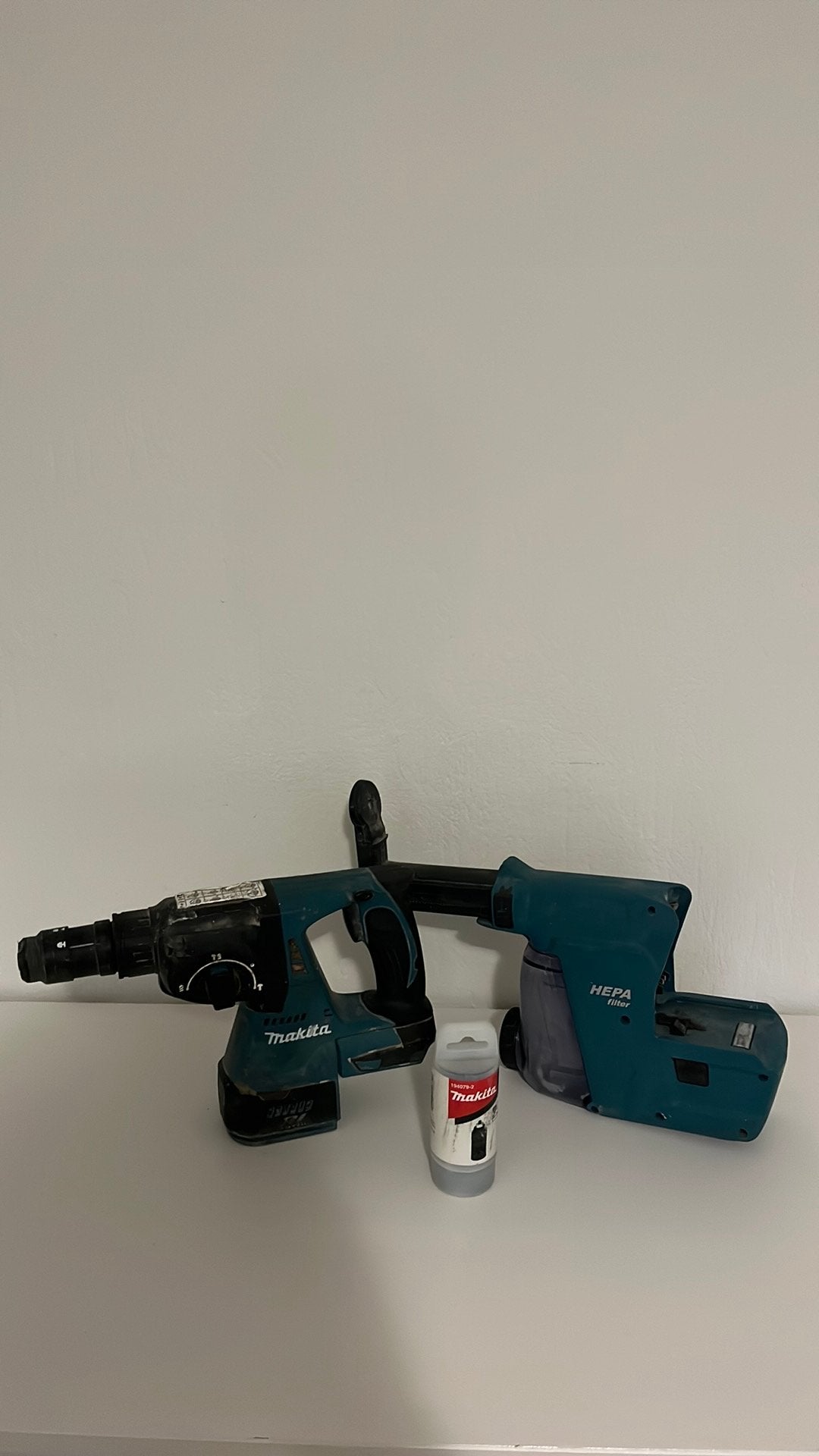 Makita boor/combihamer - DHR243 - incl. stofafzuiging, Ophalen of Verzenden, Gebruikt, Boor- en/of Breekhamer