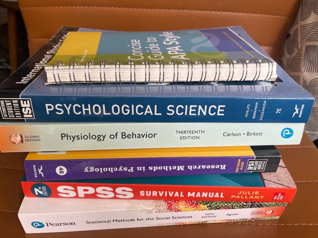 Psychology books for 1st year psychology at VU, Ophalen, Diverse auteurs, Alpha, WO