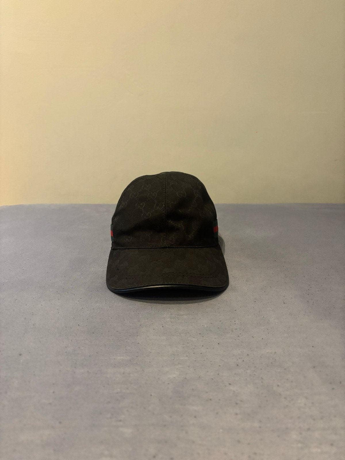 Gucci Pet - Zwart en Roze GG Monogram, Kleding | Dames, Ophalen, Zo goed als nieuw, Pet