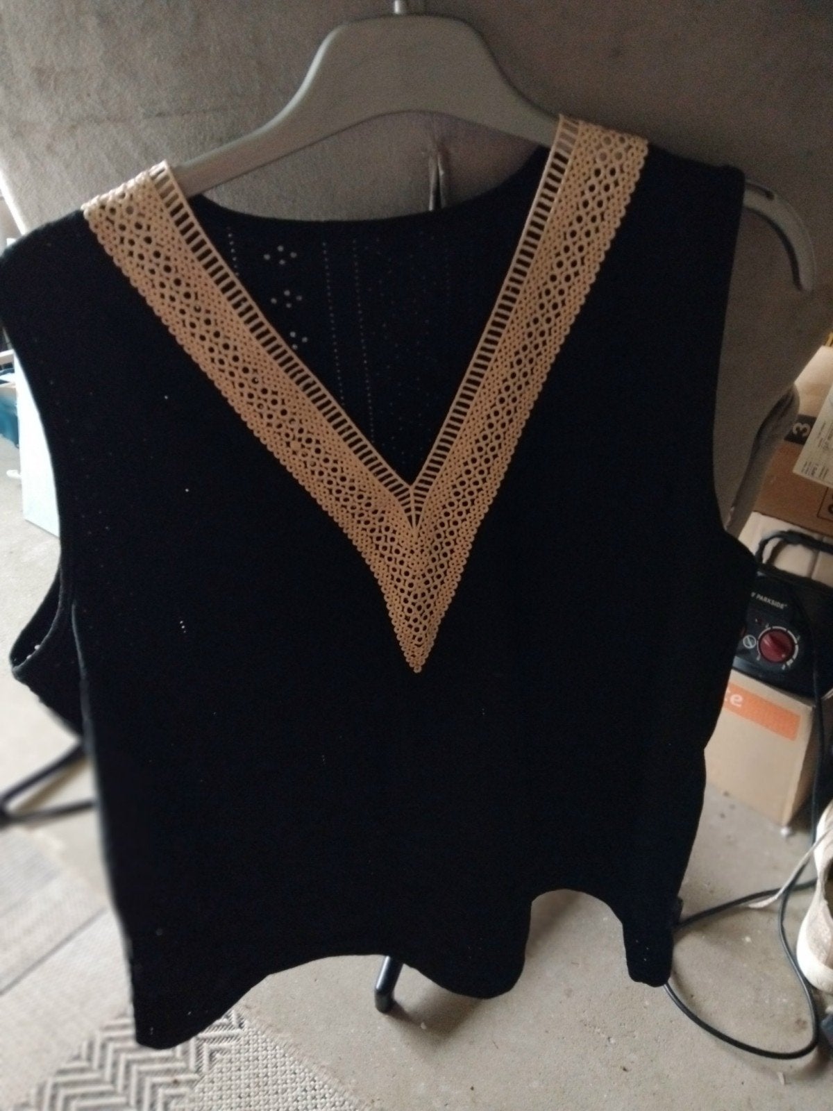 Mooi topje sierrand maat 42, Kleding | Dames, Bodywarmers, Ophalen of Verzenden, Nieuw, Maat 42/44 (L)