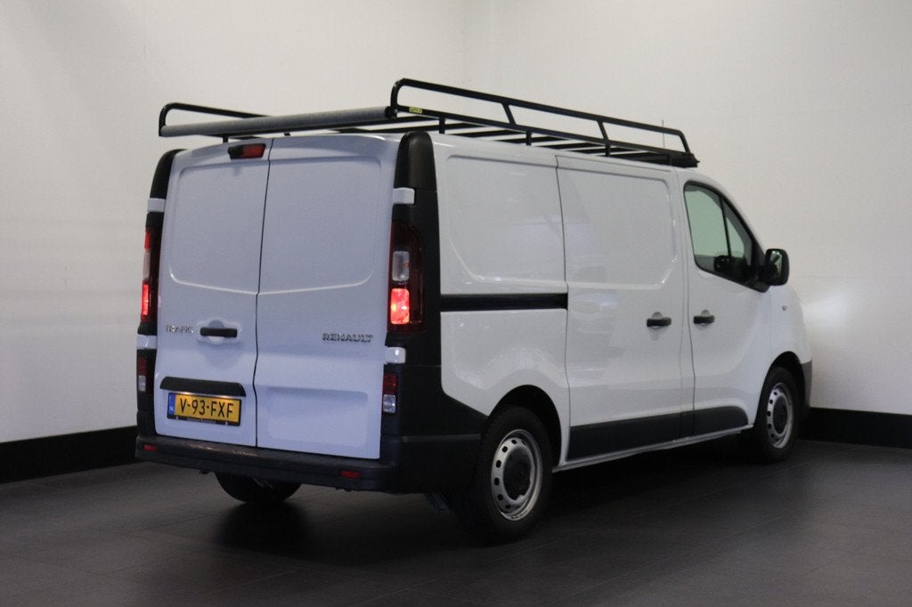 Renault Trafic 2.0 dCi 120PK - EURO 6 - Airco - Camera - €, Voorwielaandrijving, Gebruikt, 4 cilinders, 2000 kg