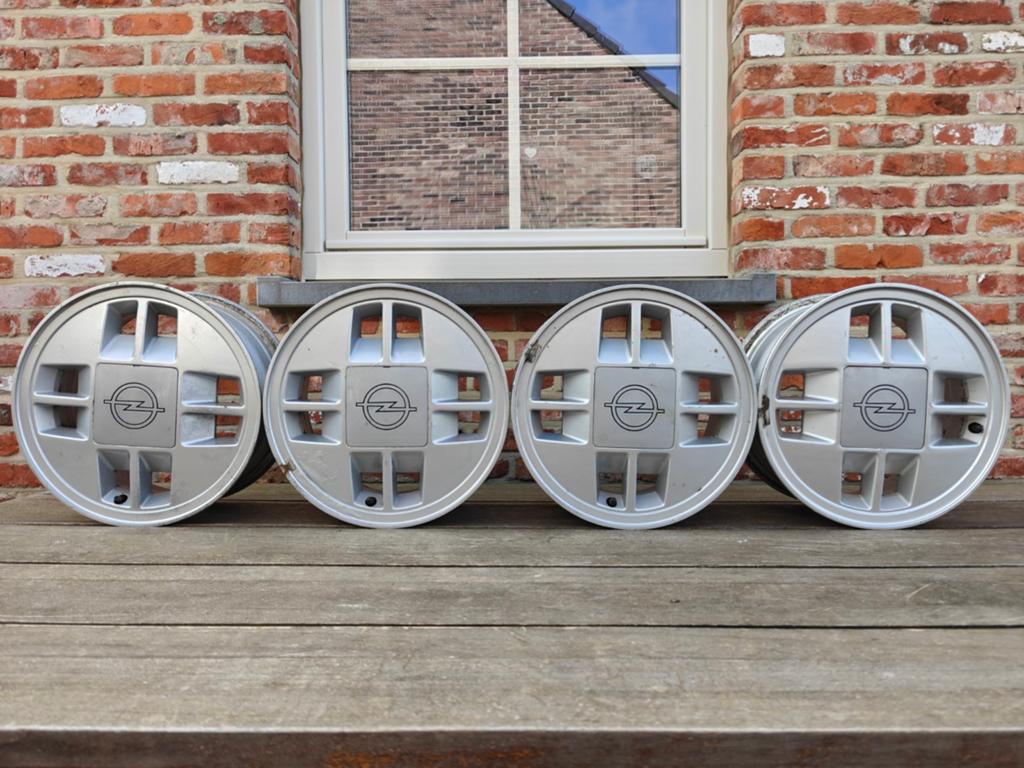 Set van 4 Opel velgen, 13 inch, Ophalen, Gebruikt, Personenwagen, Zomerbanden