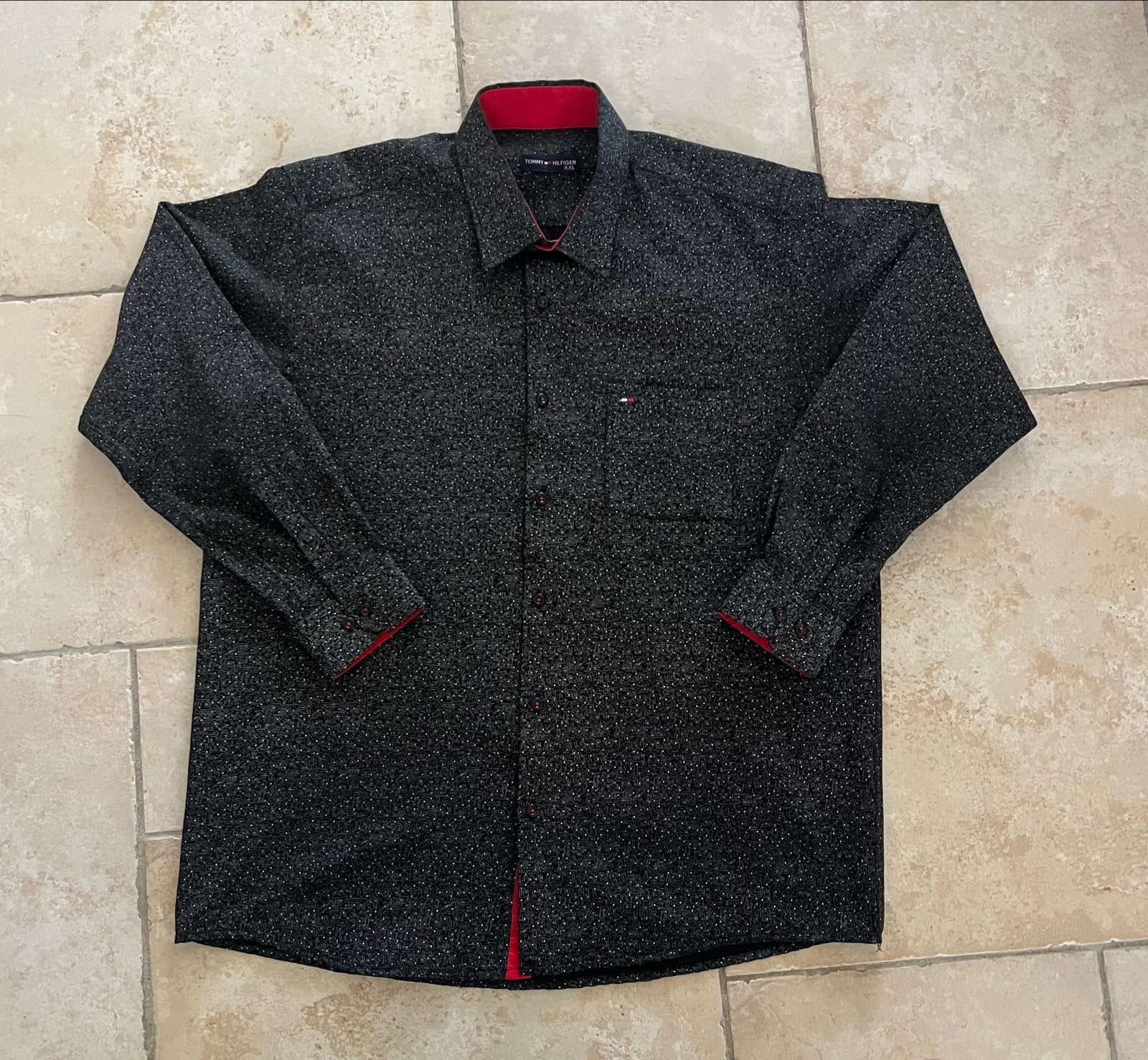 Tommy Hilfiger overhemd XXL - Zwart met rode accenten, Kleding | Heren, Overhemden, Ophalen of Verzenden, Zo goed als nieuw, Zwart