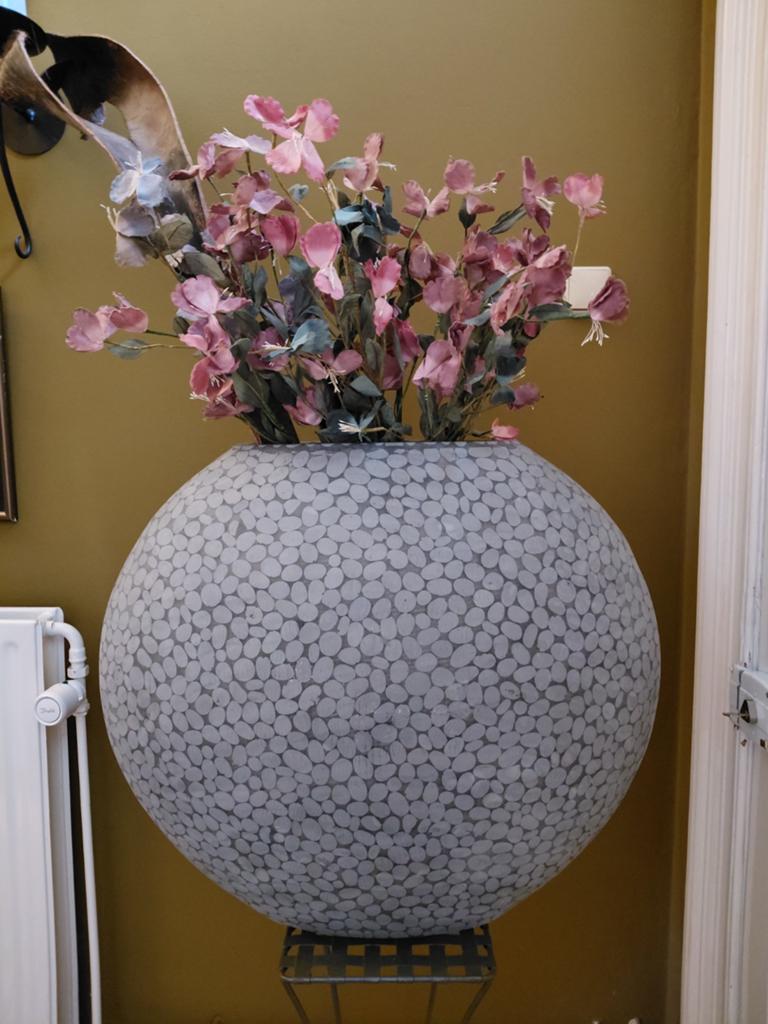 XXL Grote Polystone Vaas Steenmotief - Decoratieve Bolvaas, Overige materialen, Overige kleuren, 50 tot 75 cm, Ophalen of Verzenden