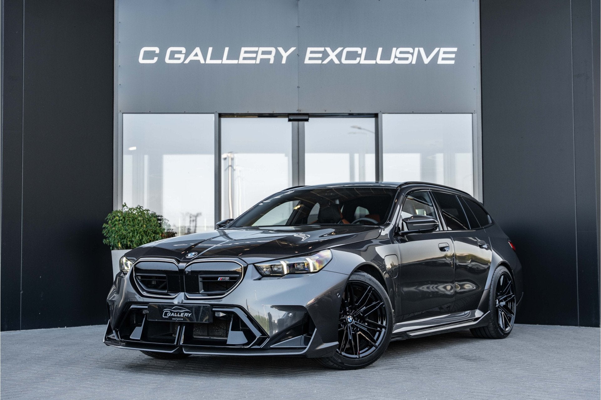 BMW 5 Serie Touring M5 - M Performance Pakket | Panorama | B, Gebruikt, 2000 kg, 4395 cc, Vierwielaandrijving
