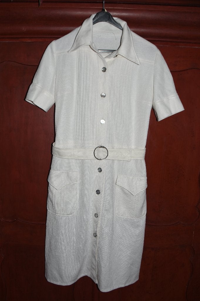 Retro jurk 60s maat 38 / 40 vintage schitterende knopen riem, Kleding | Dames, Verzenden, Gedragen, Maat 38/40 (M), Onder de knie