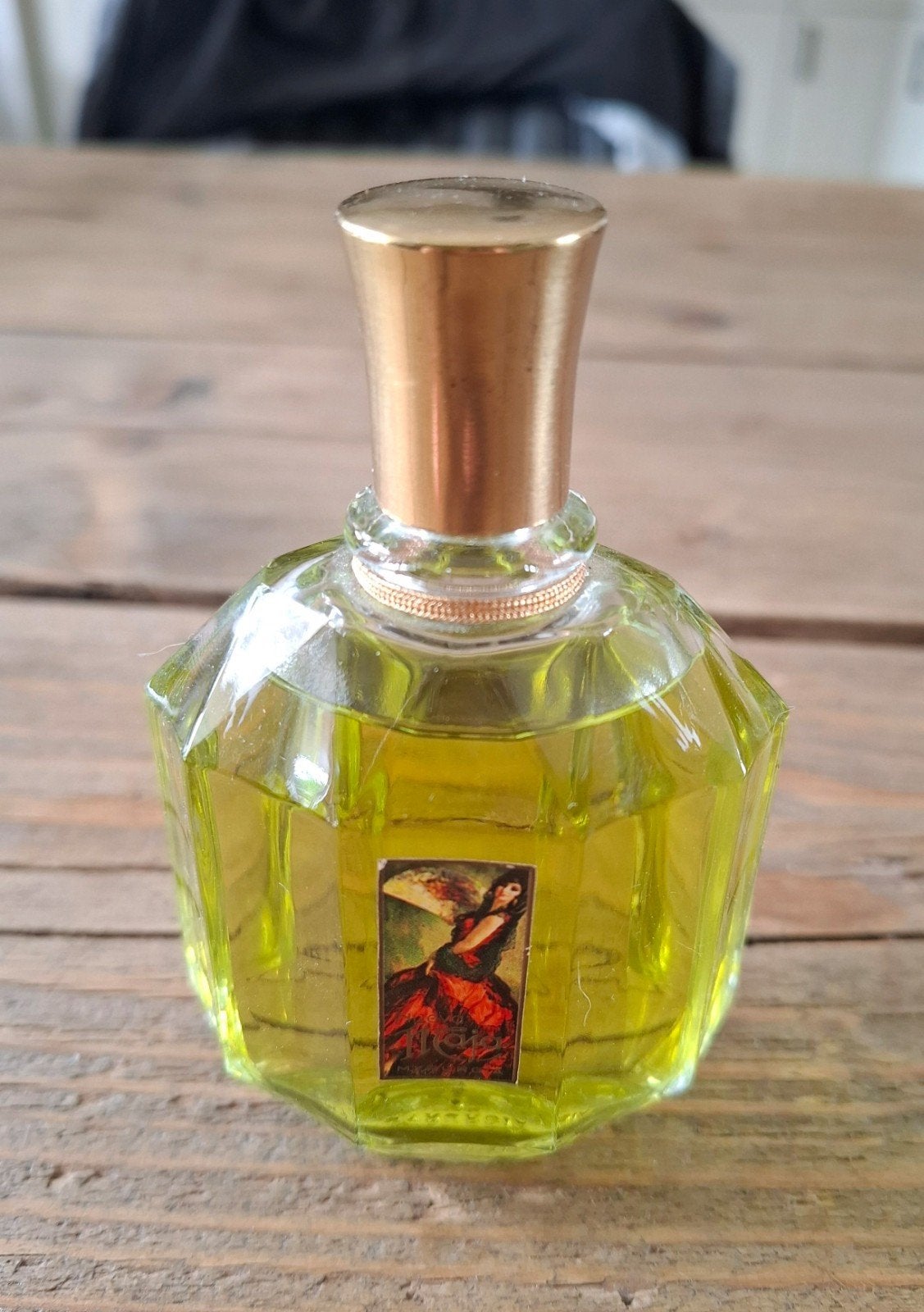 Vintage Nueva Maja Myrugia parfum. H 11 cm., Ophalen of Verzenden, Zo goed als nieuw, Parfumfles, Gevuld