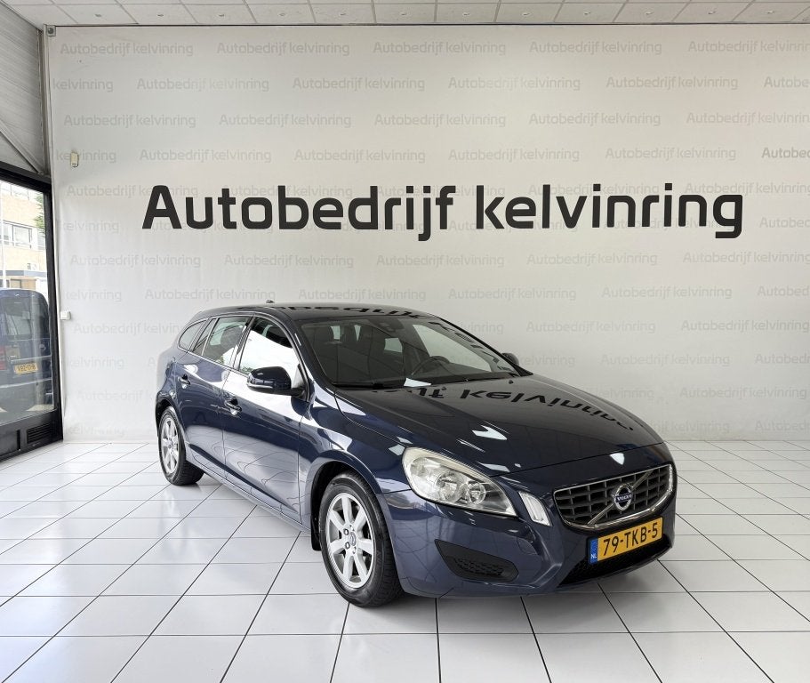 Volvo V60 1.6 T3 Kinetic Automaat Bovag Garantie (bj 2012), Auto's, Stof, Gebruikt, 4 cilinders, 150 pk