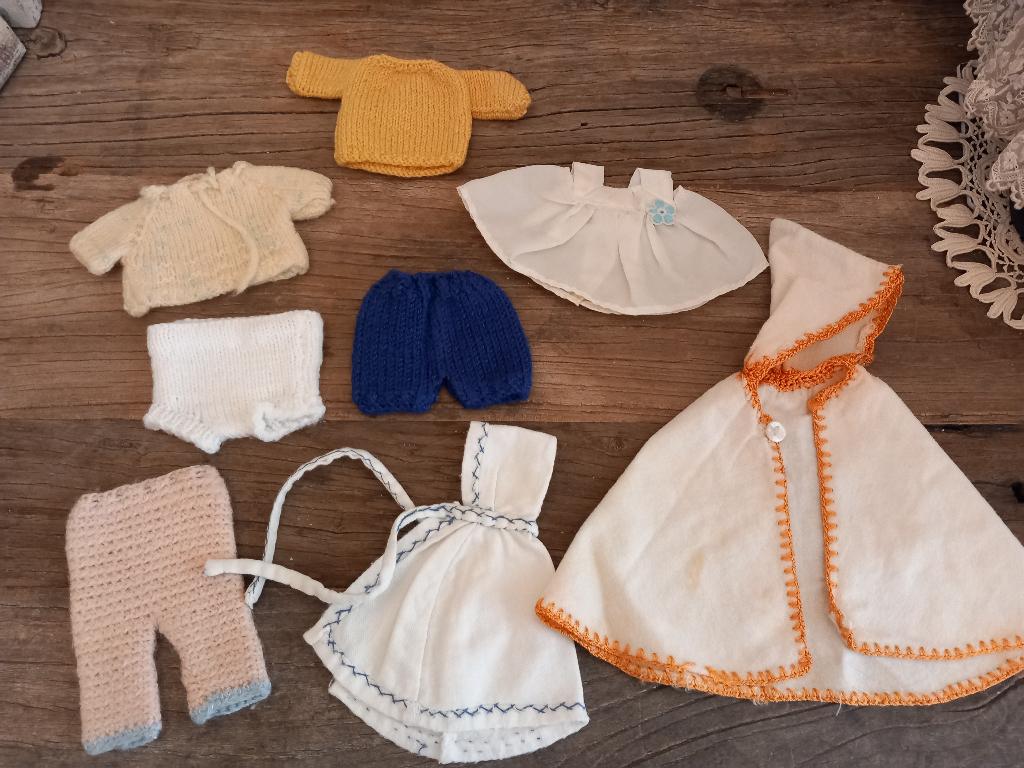 lot kleine poppenkleertjes jaren 50. nu € 3,50, Verzamelen, Poppen, Ophalen, Zo goed als nieuw, Kleertjes