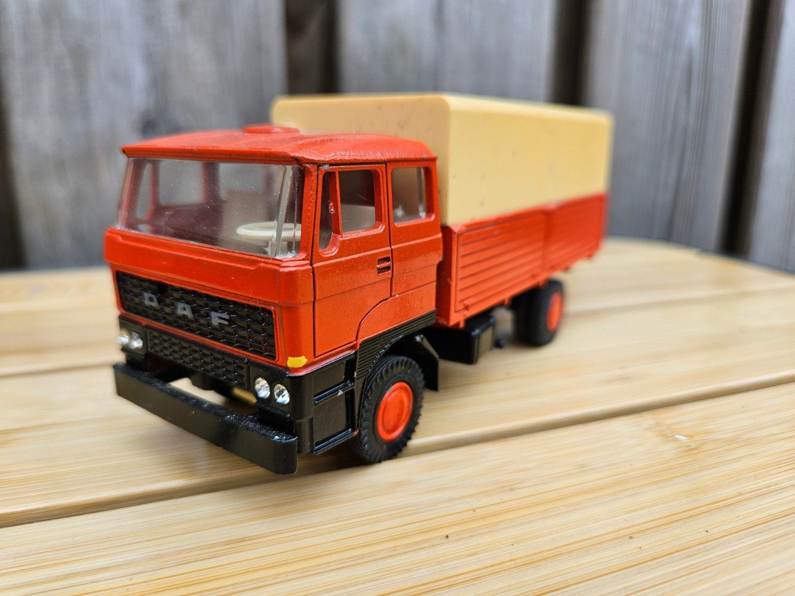 Lion Car DAF 2800 Motorwagen met huif 1:50 Oranje, Ophalen of Verzenden, Gebruikt, Bus of Vrachtwagen, Lion Toys