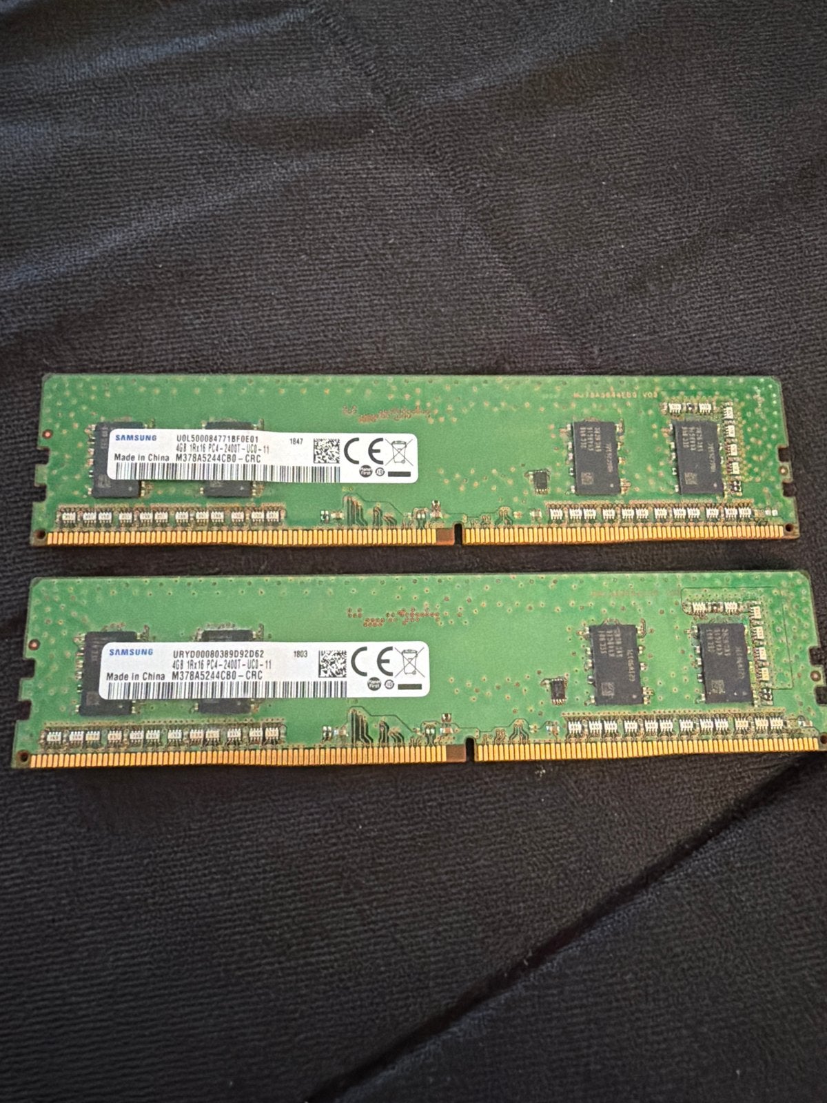 2x Samsung 4GB DDR4 RAM PC4-2400T-UCE-11 Geheugen, Gebruikt, Server, DDR4, 8 GB