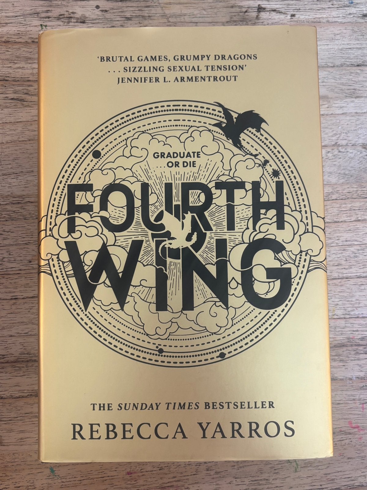 Fourth wing - Rebecca Yarros (Hardcover), Boeken, Ophalen of Verzenden, Zo goed als nieuw