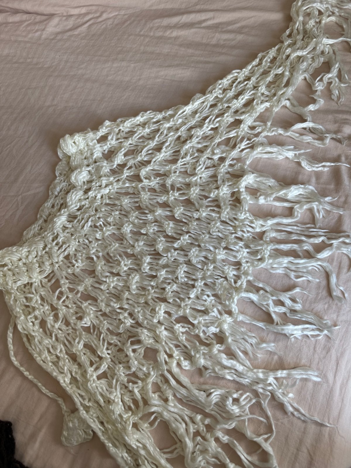 Witte gehaakte poncho met franjes, Ophalen of Verzenden, Zo goed als nieuw