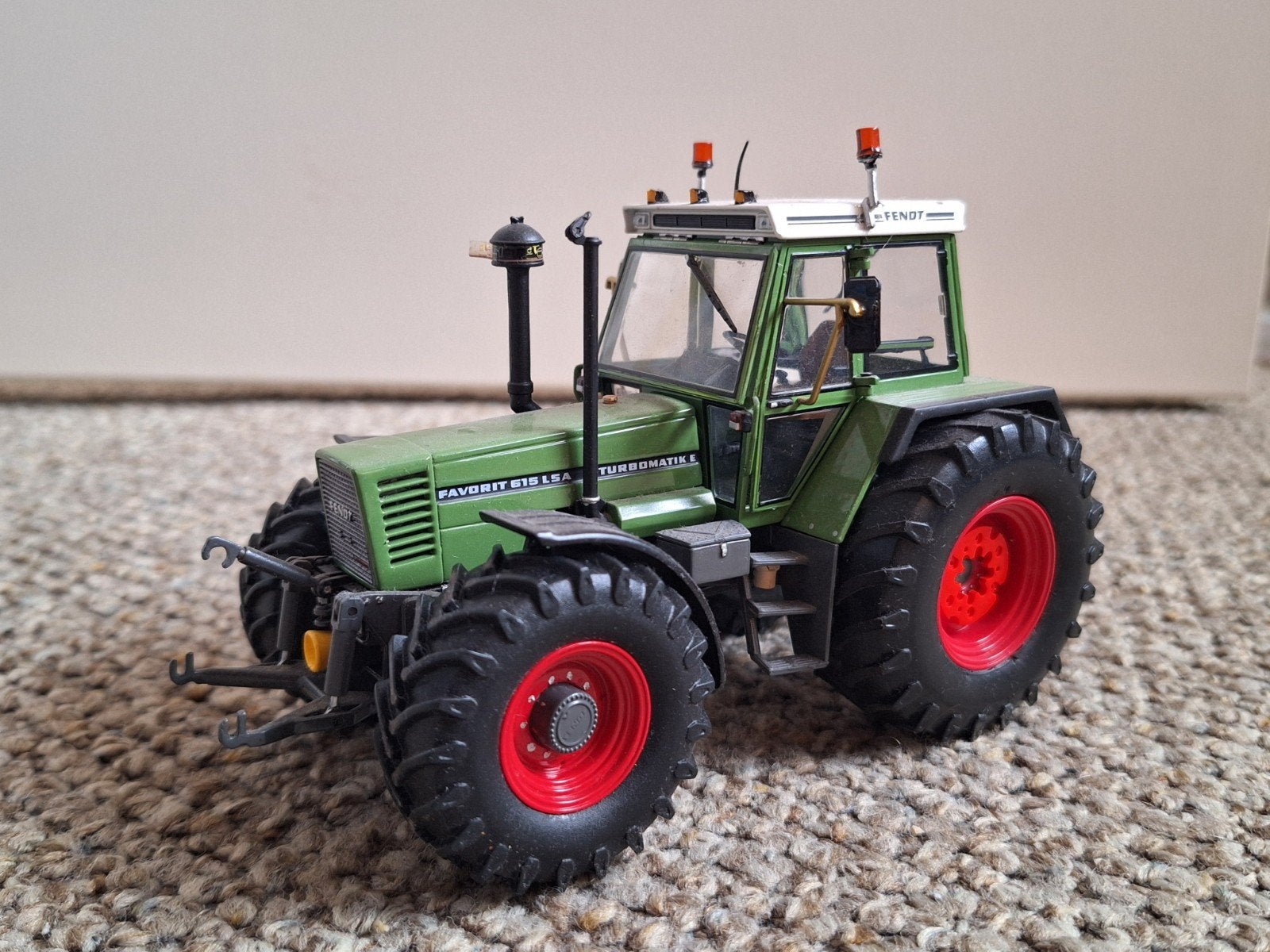 Fendt 615LSA Turbomatic-E, Hobby en Vrije tijd, Modelauto's | 1:32, Ophalen of Verzenden, Tractor of Landbouw, Overige merken