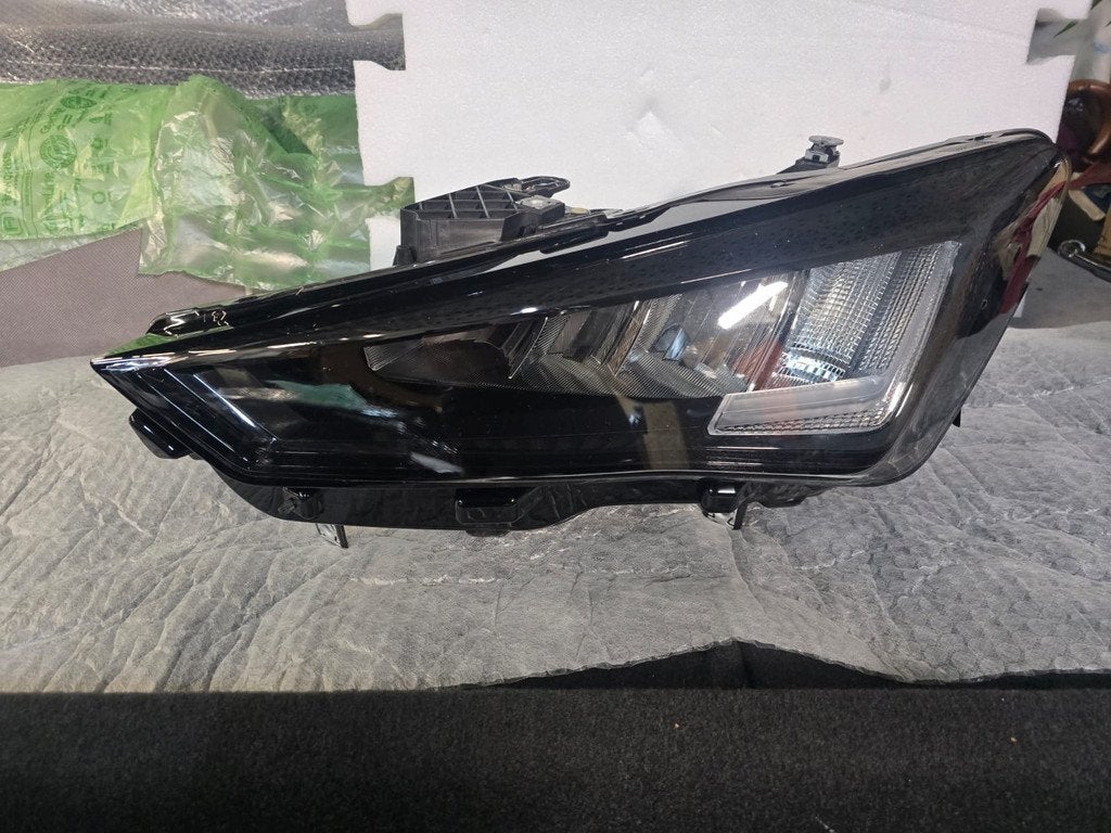 Seat Cupra Leon 5FA 2020-2024 Vol LED Koplamp Links 5FB94100, Auto-onderdelen, Verlichting, Gebruikt, Autovia A-2, Km 585 585
08760  Martorell, ES