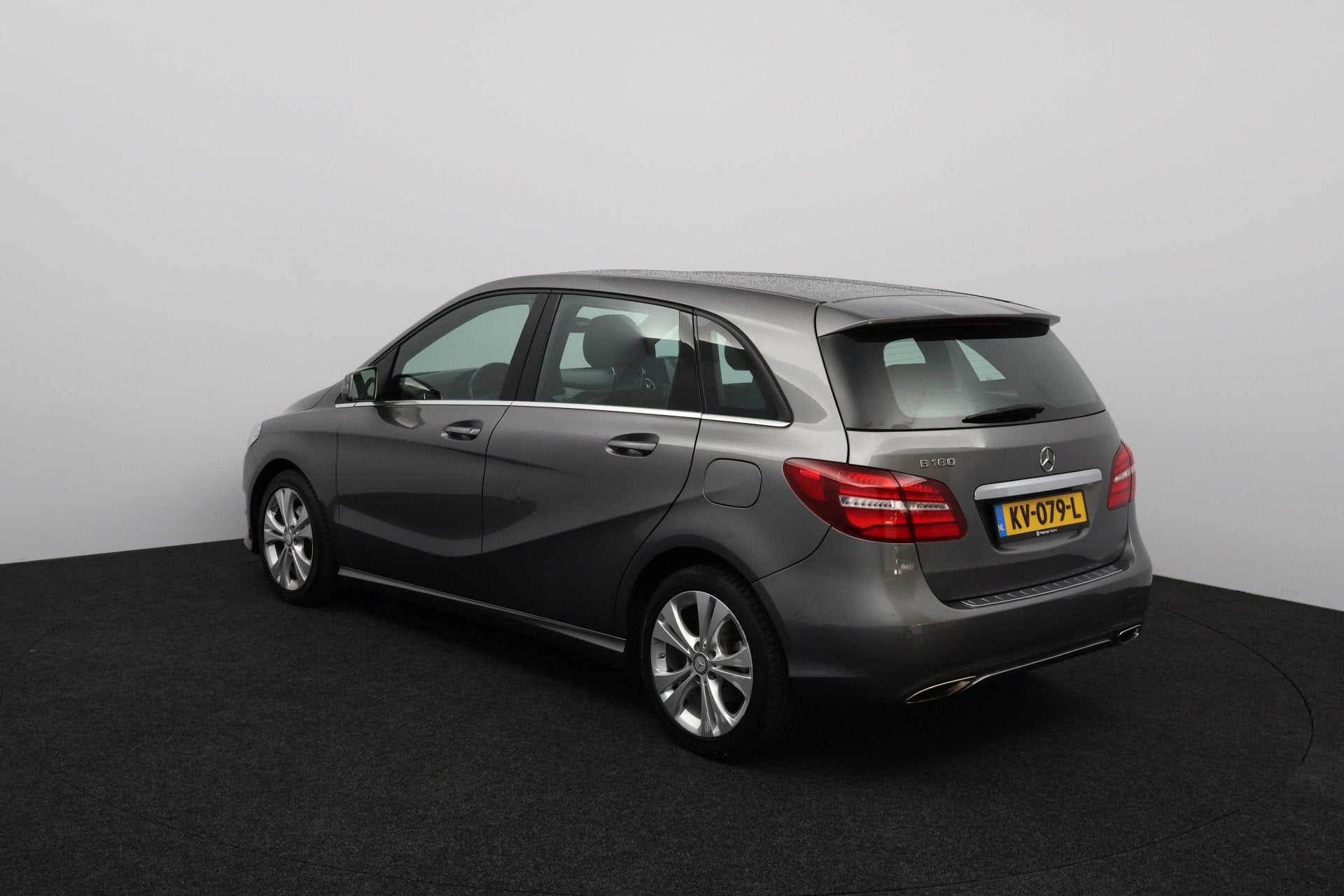 Mercedes-Benz B-Klasse 180 Ambition /AUTOMAAT! /Zwarte Hemel, Auto's, Gebruikt, Euro 6, 4 cilinders, Leder en Stof