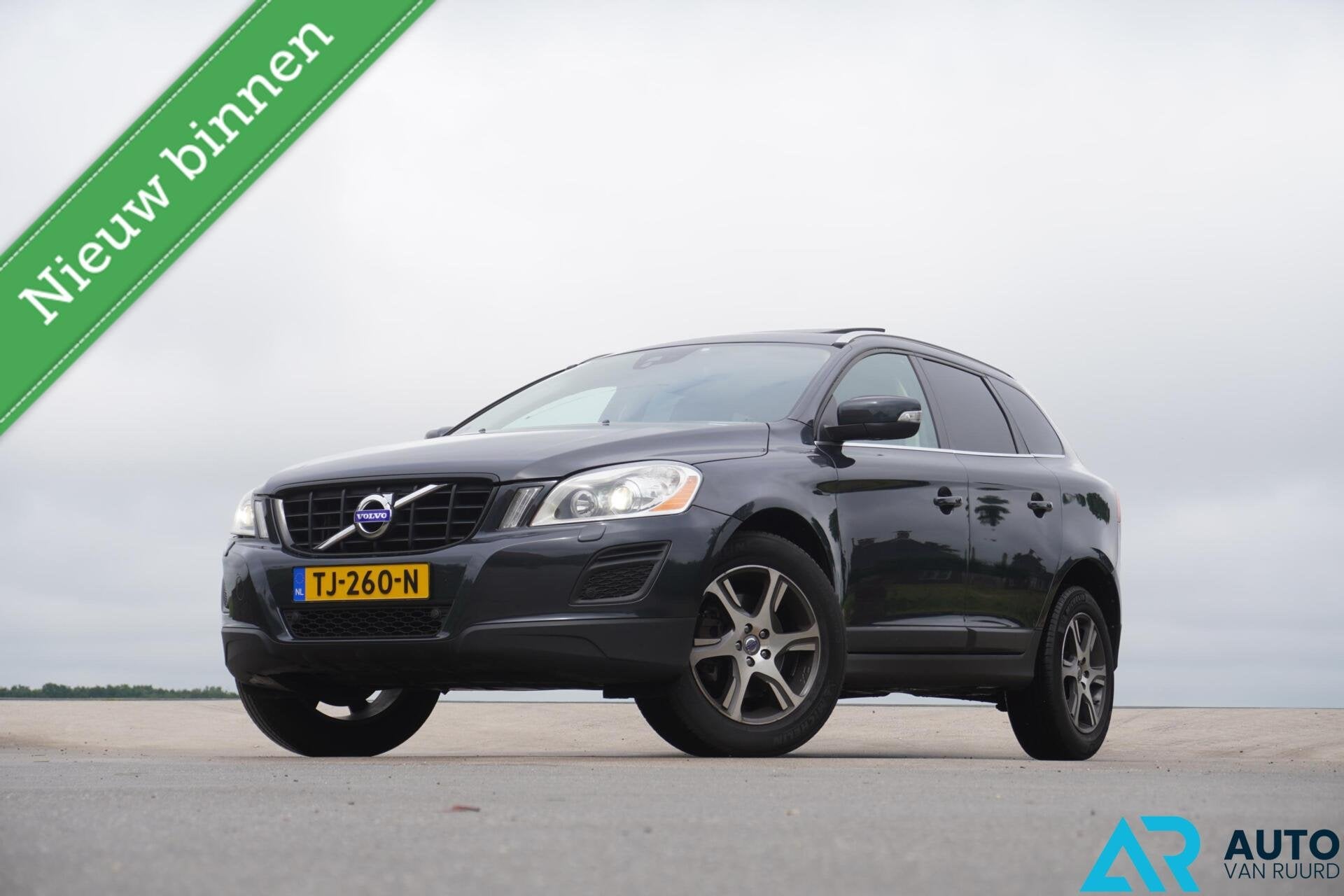 Volvo XC60 3.0 T6 AWD * LUXE * 4x4 * 305 PK * Automaat, Euro 5, Gebruikt, 1738 kg, 2000 kg
