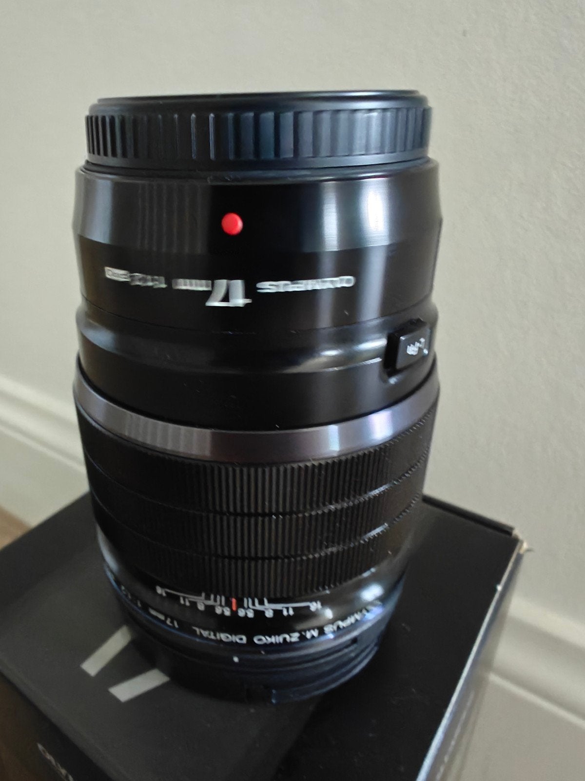 Olympus M.Zuiko Digital ED 17mm f/1.2 PRO lens, Micro Four Thirds, Olympus, Zo goed als nieuw, Autofocus