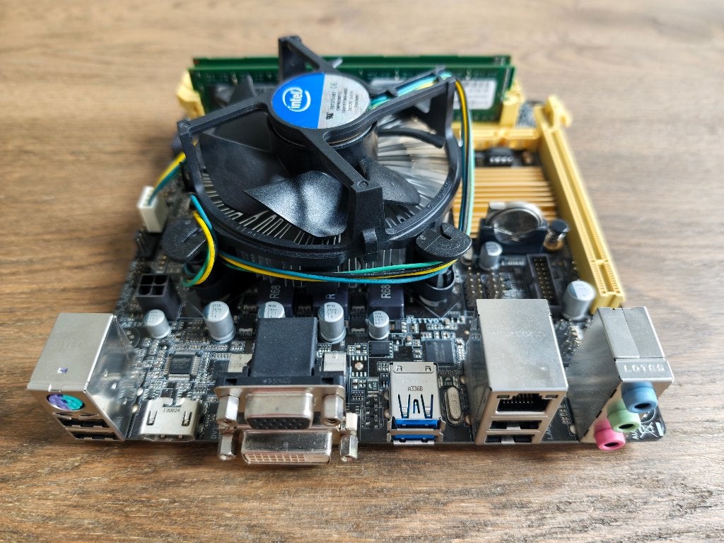 Asus H81I-PLUS | Mini-ITX | Intel Pentium G3430 | 8GB DDR3, Gebruikt, DDR3, Ophalen of Verzenden, Mini-ITX