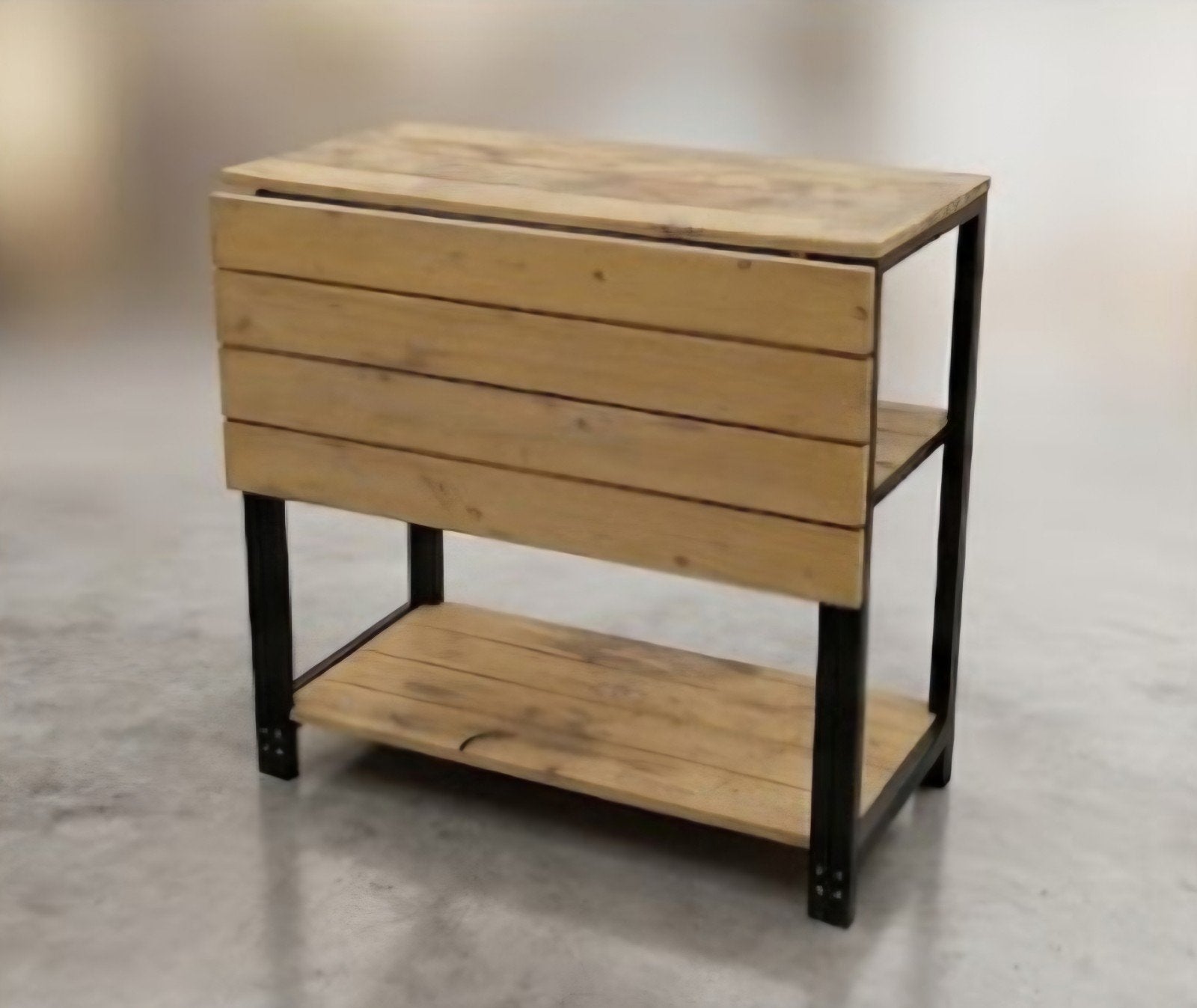 Praktische houten Tuintafel / werkbank met inklapbaar blad, Gebruikt, 50 tot 100 cm, Tot twee personen, 50 tot 100 cm