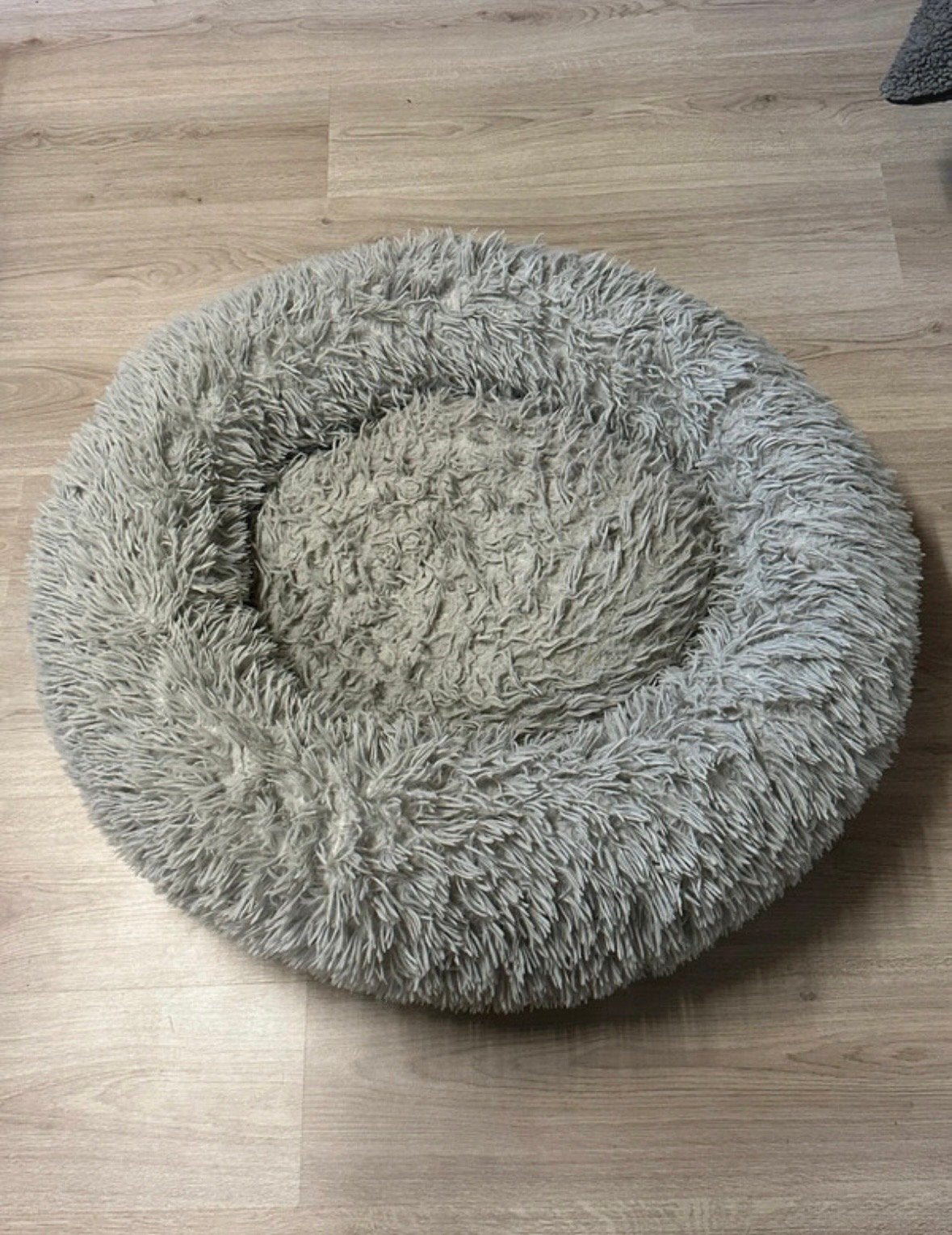 Ronde fluffymand €15 80cm doorsnede, Ophalen of Verzenden, Gebruikt, Hondenmand