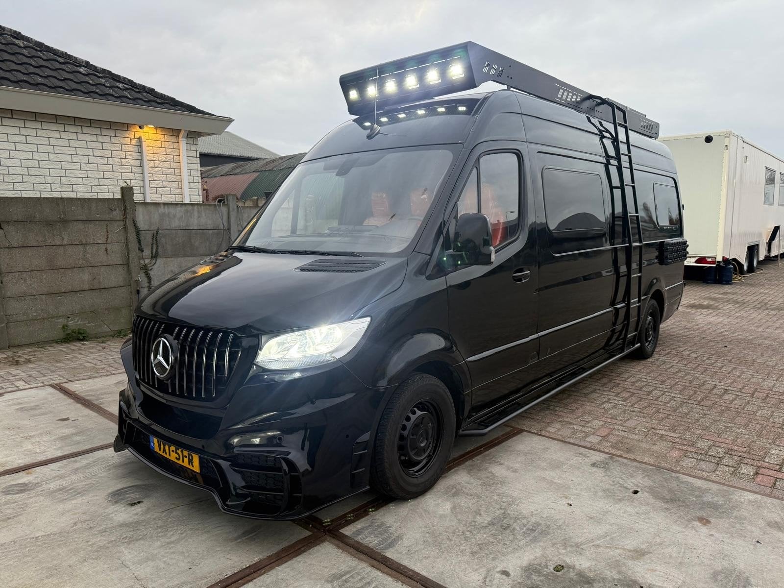 Mercedes-Benz Sprinter Camper - Maybach Off-Road Customs, Buscamper of Camperbus, Tot en met 2, Mercedes-Benz, Diesel