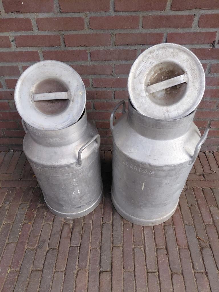 2 grote melkbussen vanaf €40,00, Ophalen
