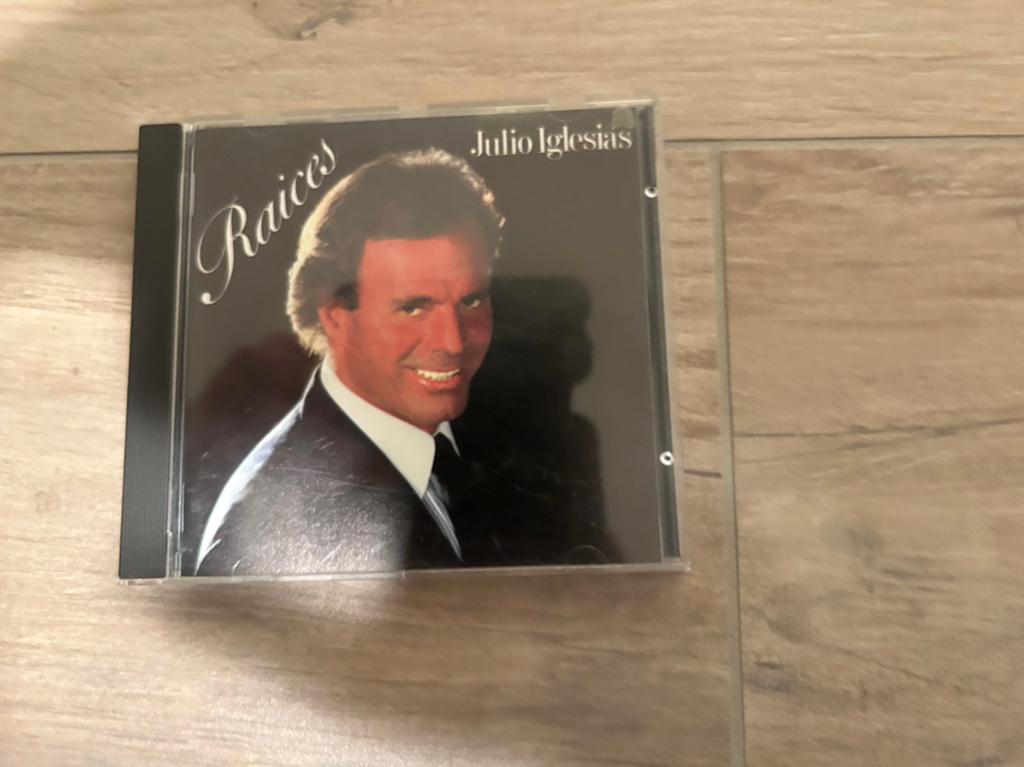 CD van Julio Iglesias - Raices, Ophalen of Verzenden, Gebruikt, Europees