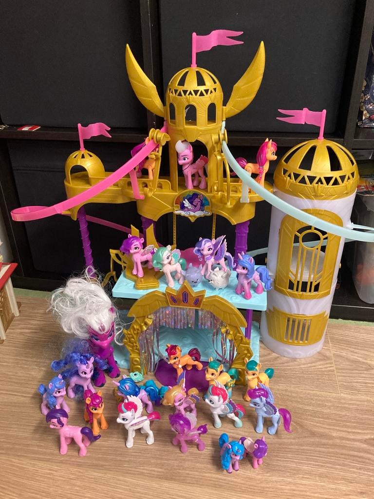 Veel my little pony met kasteel, Kinderen en Baby's, Speelgoed | My Little Pony, Ophalen of Verzenden, Zo goed als nieuw