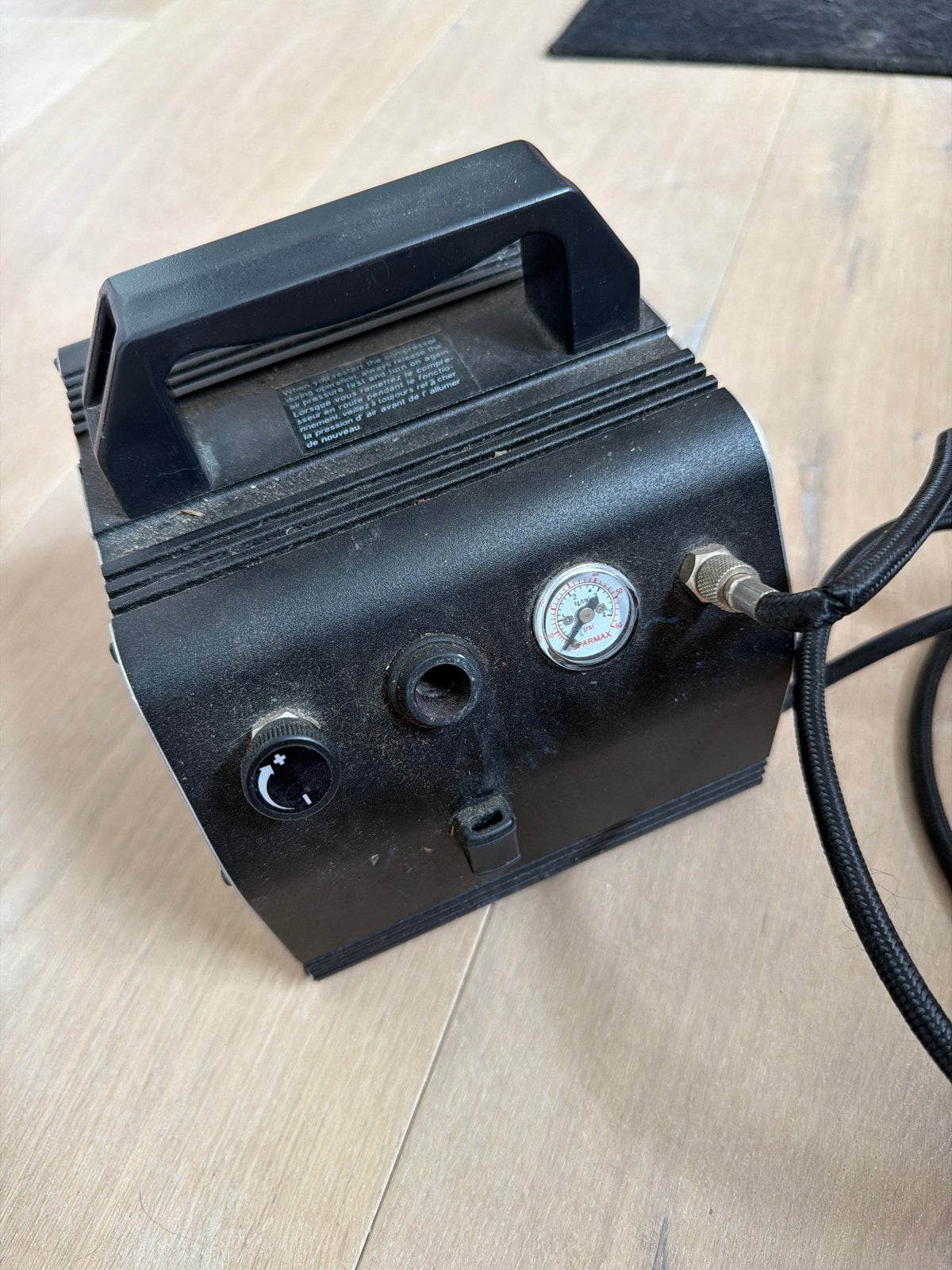 Compacte Airbrush Compressor - Model AC-27, Ophalen, Gebruikt, Minder dan 200 liter/min, Minder dan 6 bar