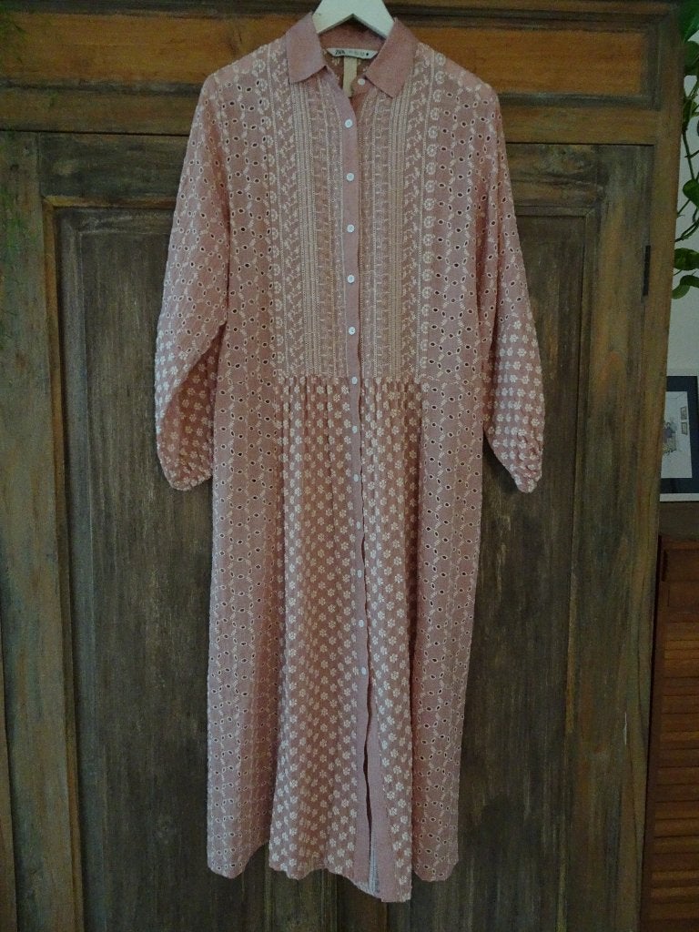 ZARA boho bohemian broderie maxi jurk zomerjurk maat S, Ophalen of Verzenden, Zo goed als nieuw, Roze, Maat 36 (S)